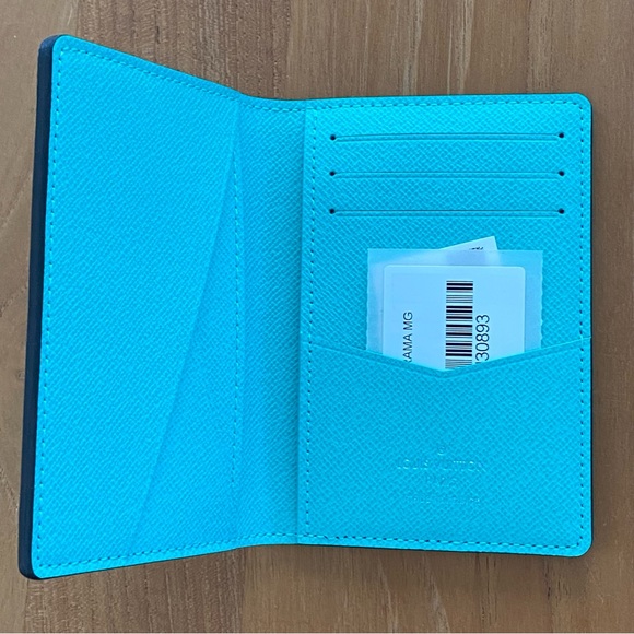 SOLD - Louis Vuitton Taigarama pocket organizer Miami Green - Picture 6 of 11